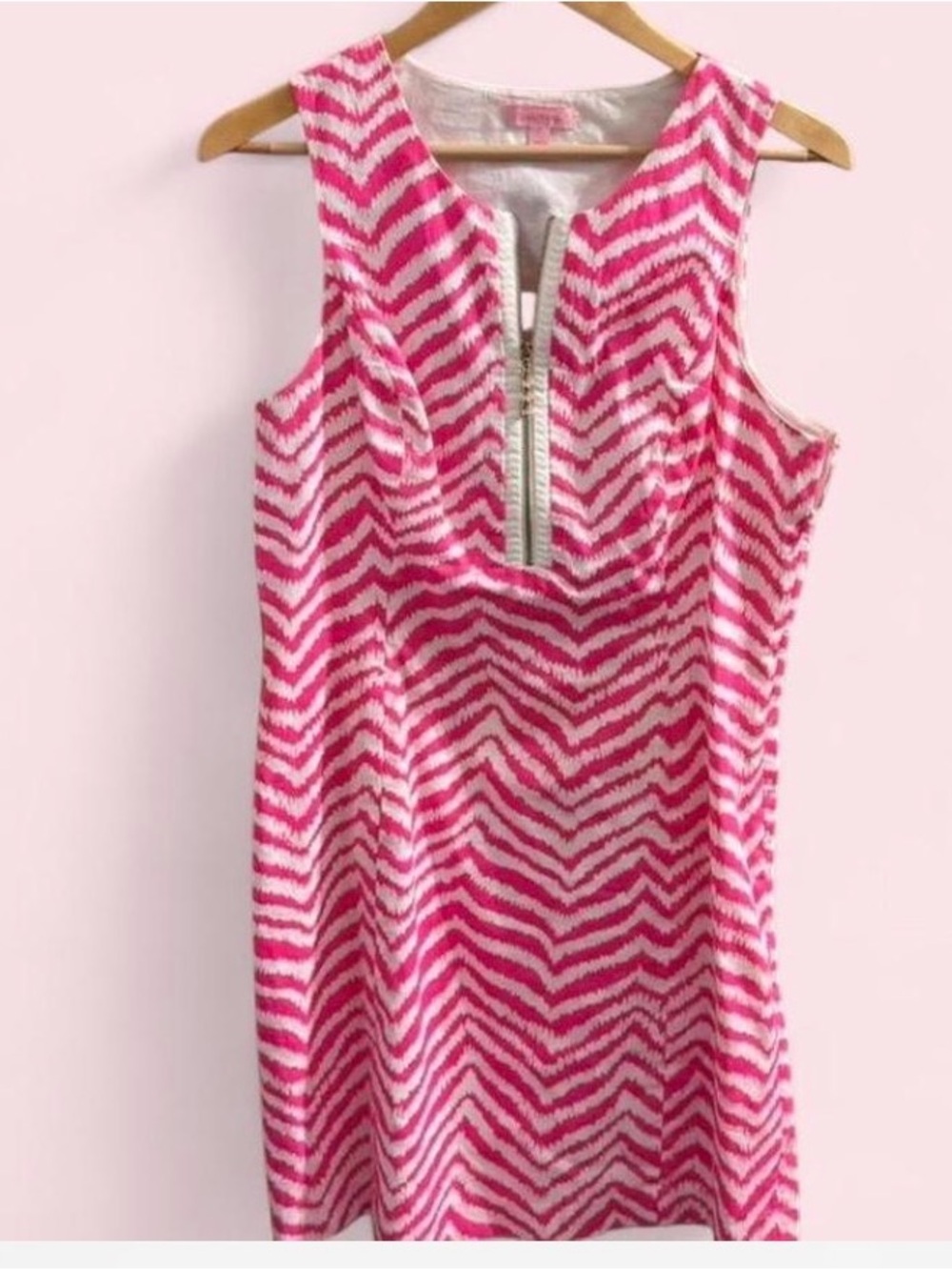 Lilly Pulitzer Size 12 Pink Chevron Front Zipper Keyhole Cutout Shift Dress